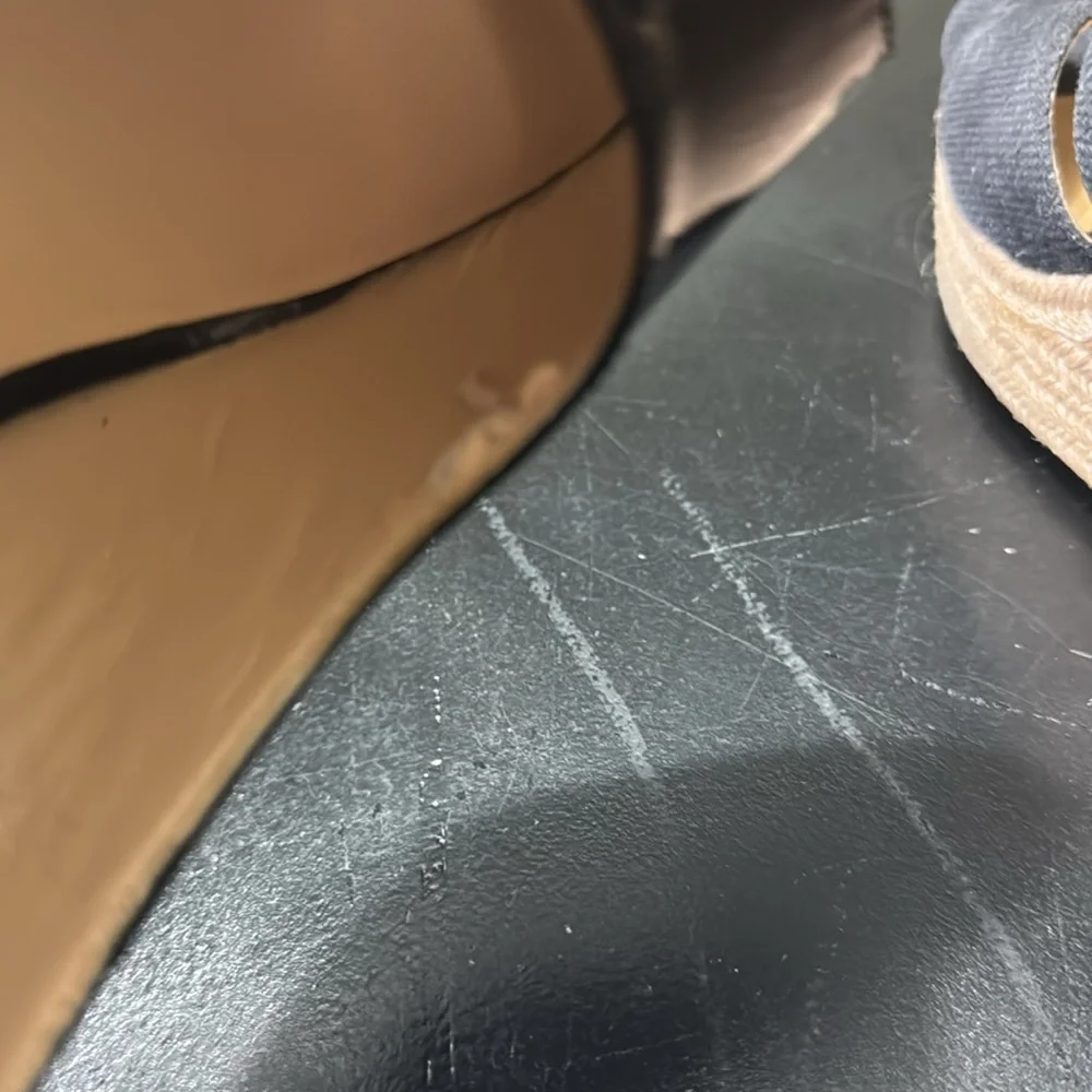 Cole‎ Haan Air Lainey patent leather peep-toe pumps in black, Size 9 B - Picture 8 of 8